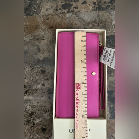 On 34th Wristlet Wallet Fuchsia Purple Snap Closure Multiple Compartments New - Picture 4 of 5